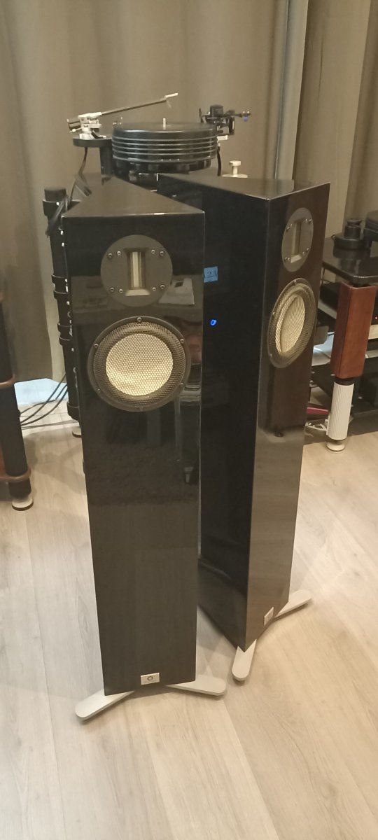 רמקולים יד שניה MARTEN FORMFLOOR.jpg