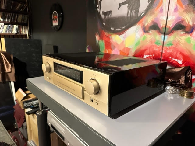 accuphase c-3800.jpg