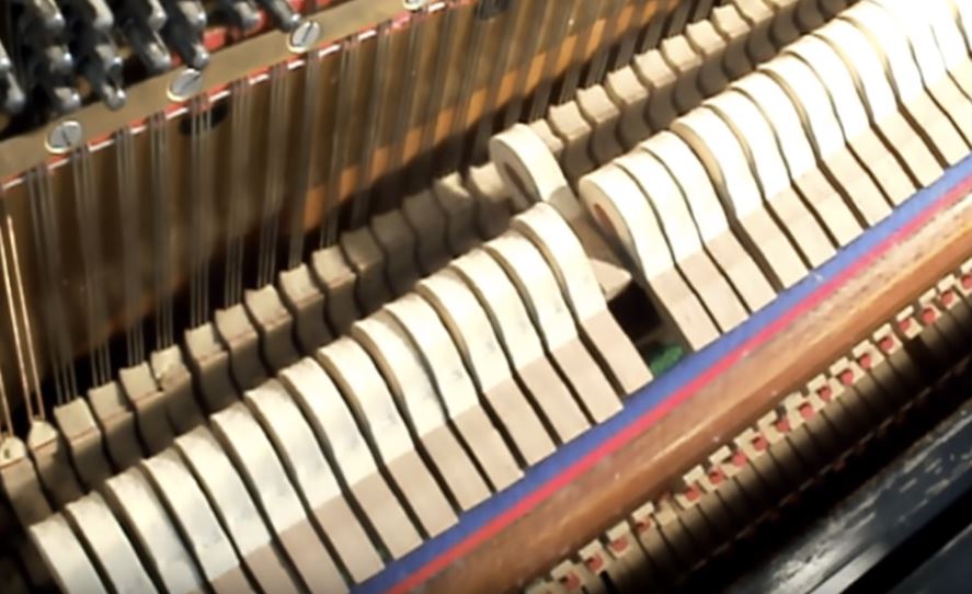 Piano.JPG