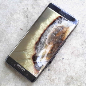 Six-year-old-boy-gets-burned-when-a-Samsung-Galaxy-Note-7-explodes-in-his-hand.jpg