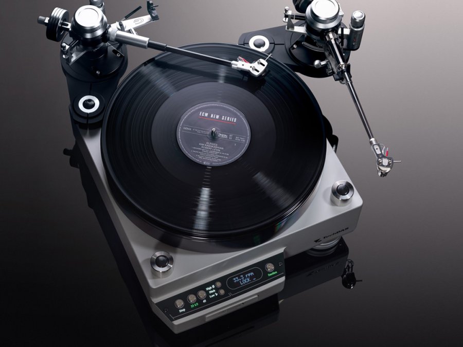 TechDAS-Air-Force-V-Premium-turntable-authorized-dealer.jpg