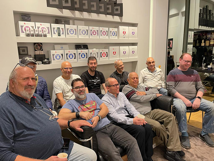החברה מוכנים להדגמה החברה מוכנים להדגמה