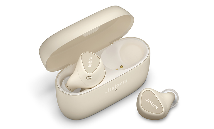 True Wireless Jabra Elite 5 עד 28 שעות סוללה True Wireless Jabra Elite 5 בתוך נרתיק הטעינה