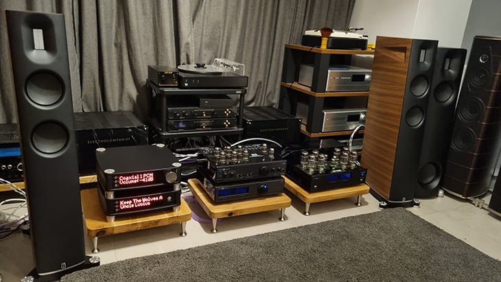 מערכת תוצרת Audio Group Denmark. מערכת תוצרת Audio Group Denmark.