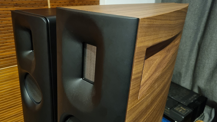 רמקולים תוצרת Audio Group Denmark. רמקולים תוצרת Audio Group Denmark.