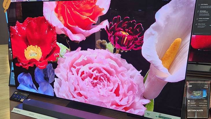 סמסונג OLED בגודל 77 אינטש סמסונג OLED בגודל 77 אינטש