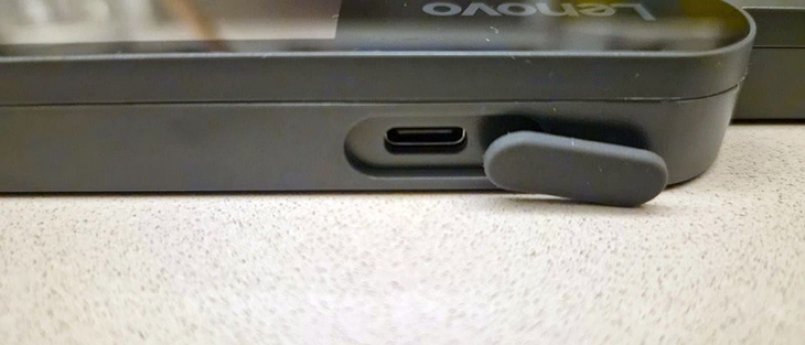 חיבור USB-C לטעינה בהיעדר אור