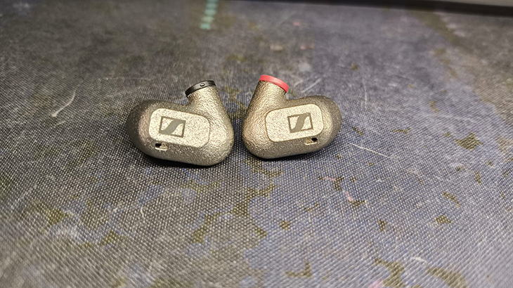 אוזניות IE600