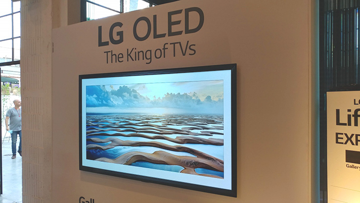סדרת הגלריה של LG מסך OLED GX בגודל 77' סדרת הגלריה של LG מסך OLED GX בגודל 77'