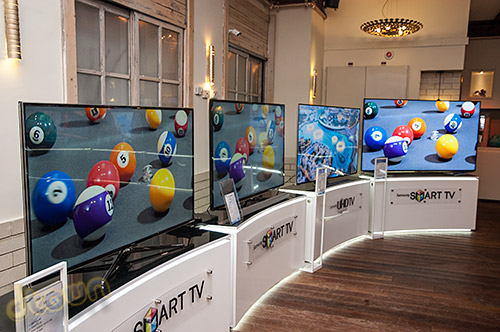 טלוויזיות קעורות 4K UHD של סמסונג