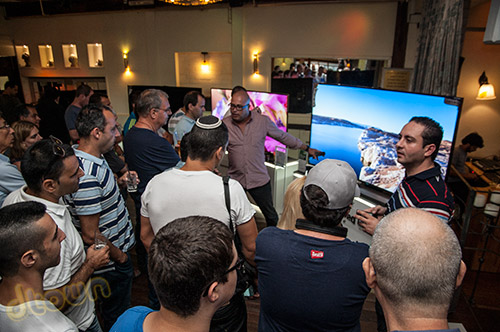 טלוויזיות קעורות 4K UHD של סמסונג