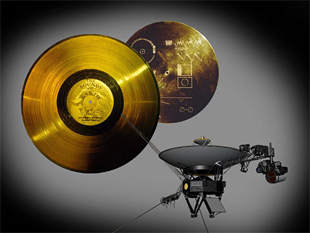 חללית Voyager 1 / 2 עם תקליט זהב