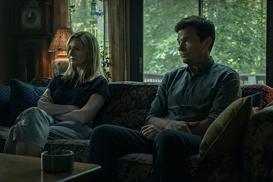 מרטי וונדי על ספת הטיפולים של סו.