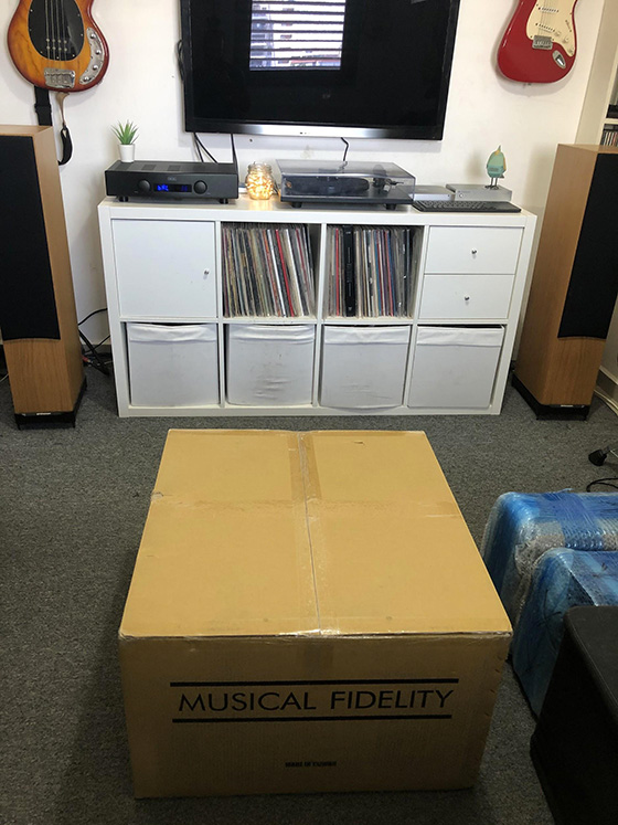 Unboxing m8xi