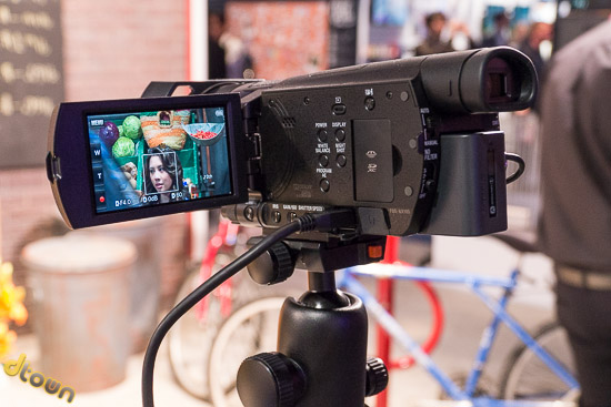 SONY AX100 4K Camcoder