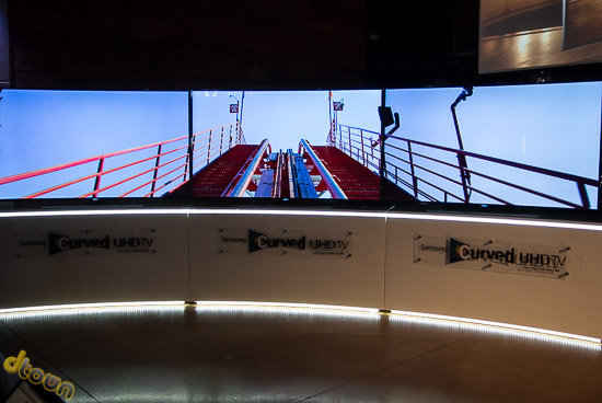 טלוויזיות קעורות של סמסונג עם 4K UHD