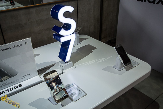 סמסונג גלקסי S7 / S7 Edge ביקורת ראשונית