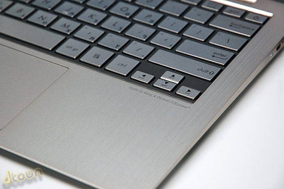 הצצה ראשונה: אולטרה בוק Asus Zenbook UX21 / UX31 הצצה ראשונה: אולטרה בוק Asus Zenbook UX21 / UX31