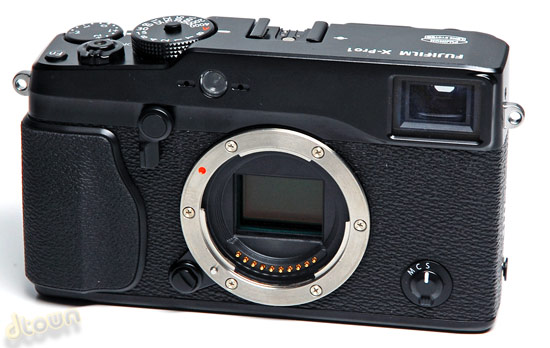 Fujifilm X-Pro1 - מצלמה עם עינית היברידית, הצצה ראשונה Fujifilm X-Pro1 - מצלמה עם עינית היברידית, הצצה ראשונה
