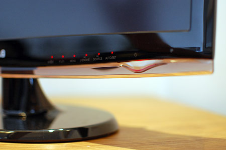 LG W2253