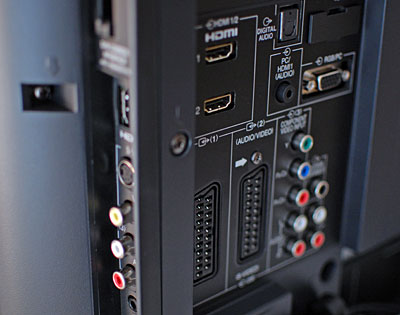 Toshiba XV555 כניסות ויציאות